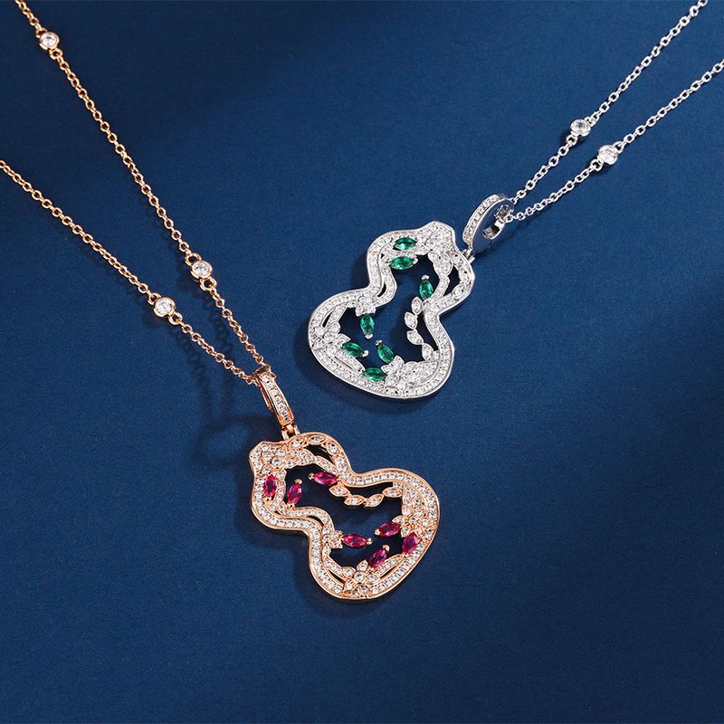 V gold Chinese trend hollow pattern colored diamond smart Ruyi gourd necklace female flower vine gourd large pendant 18k