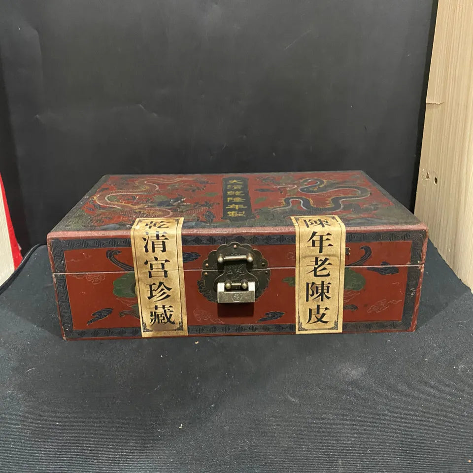 Collection of antiques and antiques. Aged tangerine peel is well preserved and a good collection. Single box price. 100-year-old tangerine peel.