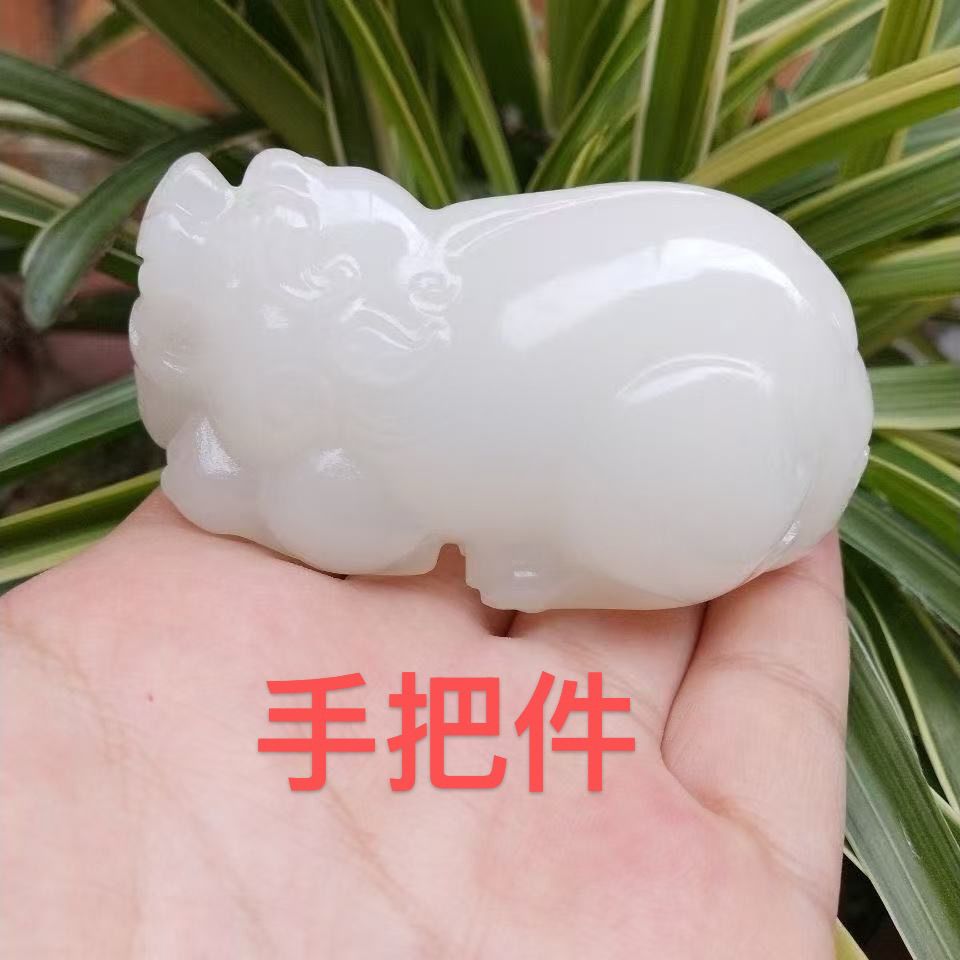 Natural Lantian jade, marble and white jade carving, Pixiu Ruibeast lucky hand handle, suitable for relatives and elders to place jade