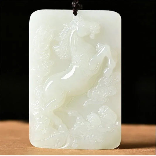 Natural white jade horse pendant, white jade zodiac horse jade pendant, wishing you wealth and success immediately, jade pendant necklace craftsmanship.