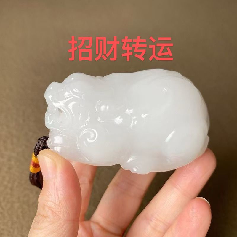Natural Lantian jade, marble and white jade carving, Pixiu Ruibeast lucky hand handle, suitable for relatives and elders to place jade